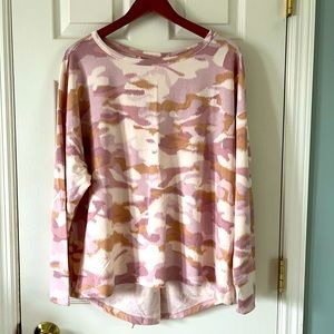 Old Navy. 2x. Pink camo. Long sleeved. Open back.